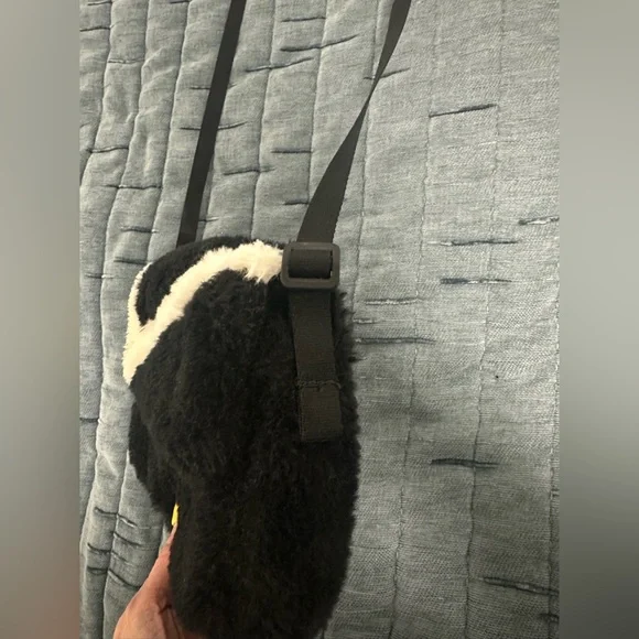 Nike Black and Cream Faux Fur Shoulder Bag - Picture 5 of 12